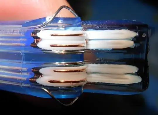 https://en.wikipedia.org/wiki/Serial_ATA#/media/File:SATA3-TwinAxCable.jpg